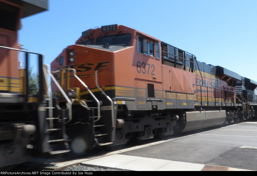 BNSF 6372